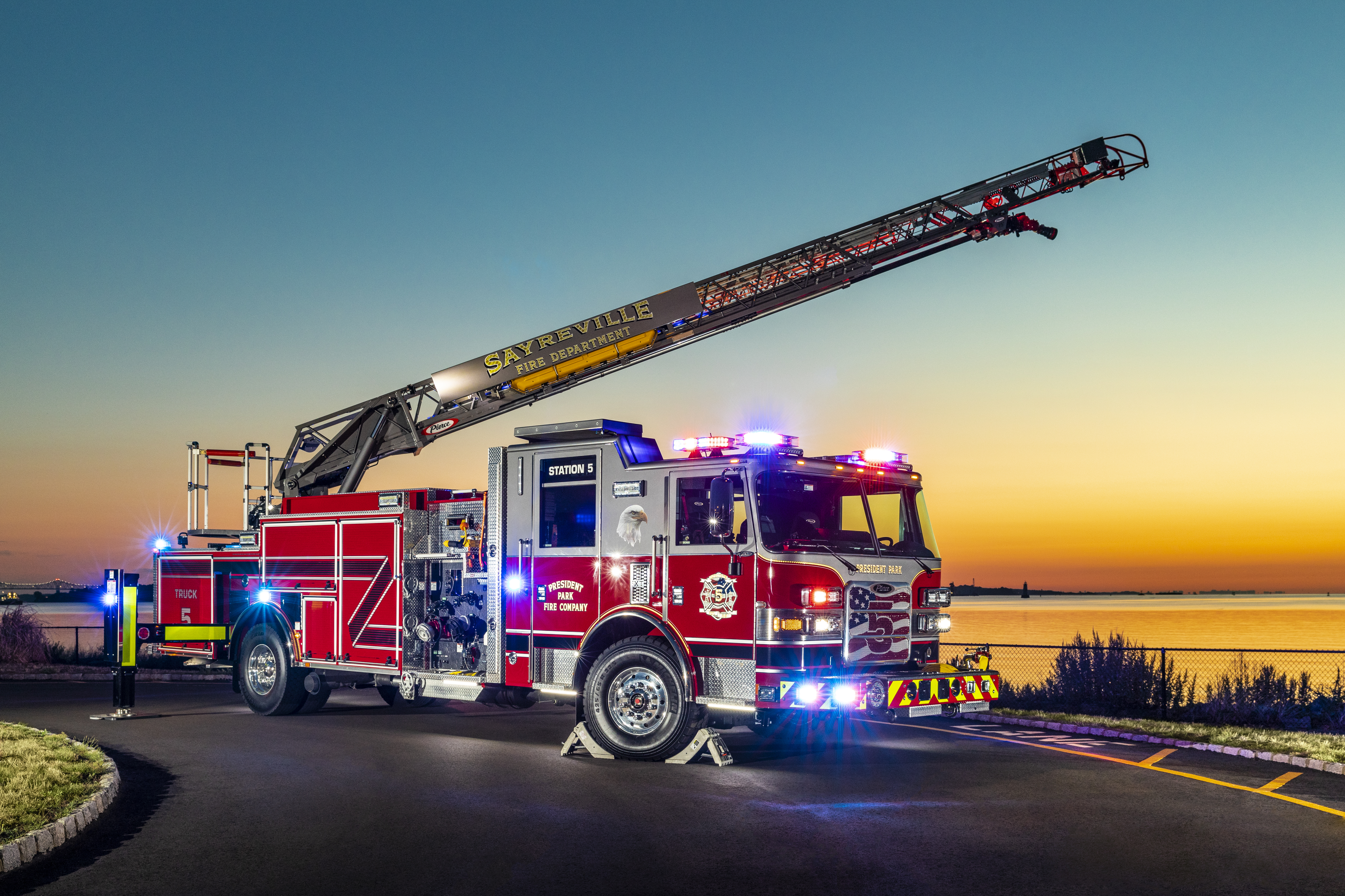 ローラースキー　FIRE PE New 2024 Exmark Lazer Z X-Series 60 in. Kohler EFI 38 hp